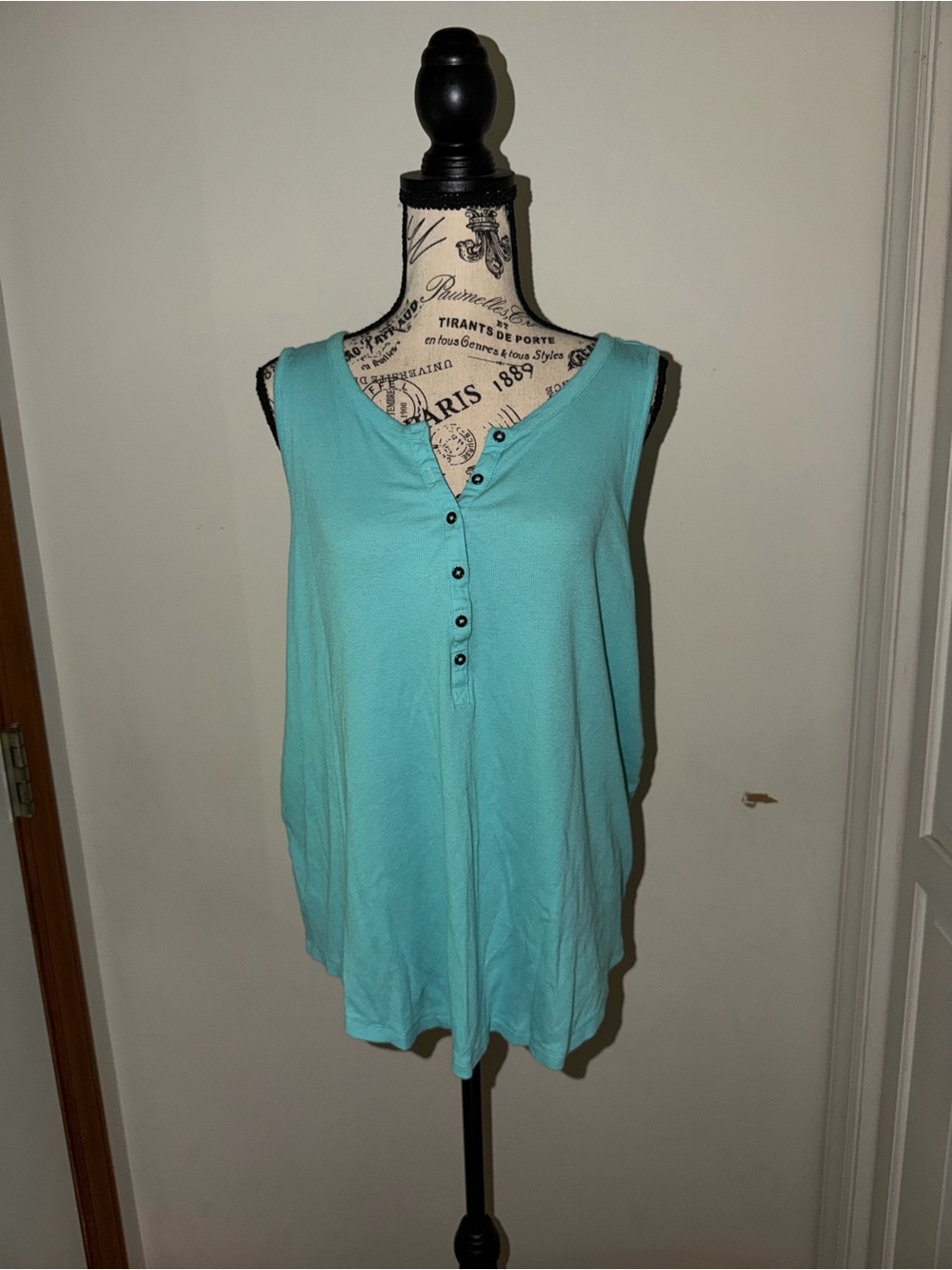✨5/$30✨ Maurices Aqua Henley Sleeveless Tank